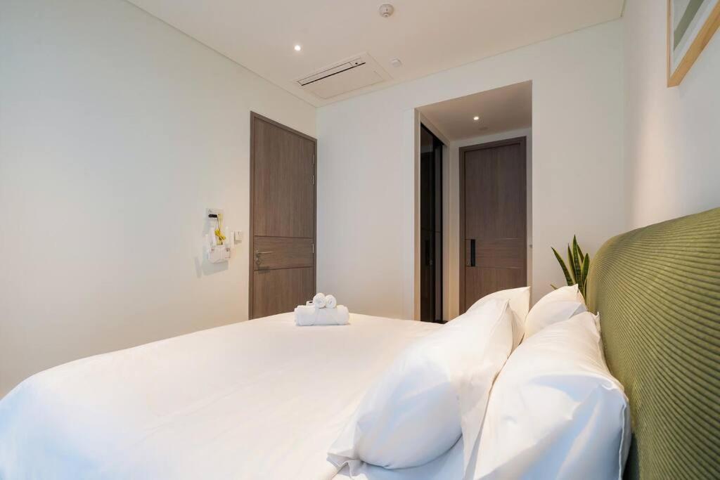 Opera 1BR The Metropole D2 River view