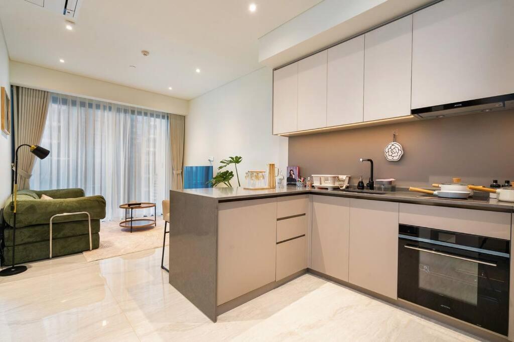 Opera 1BR The Metropole D2 River view