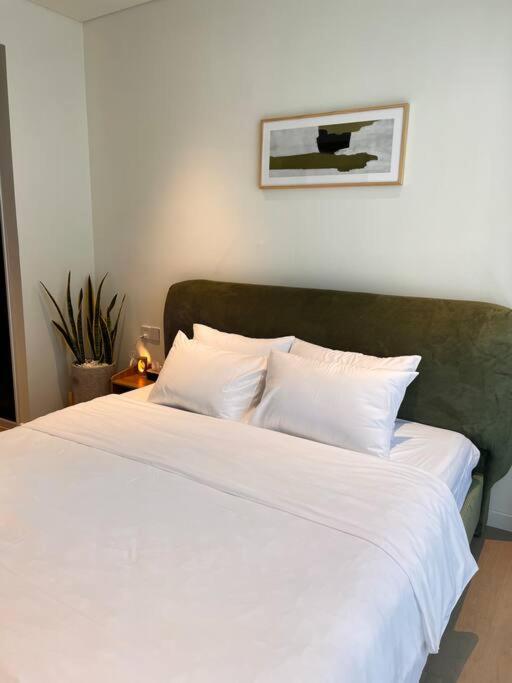 Opera 1BR The Metropole D2 River view
