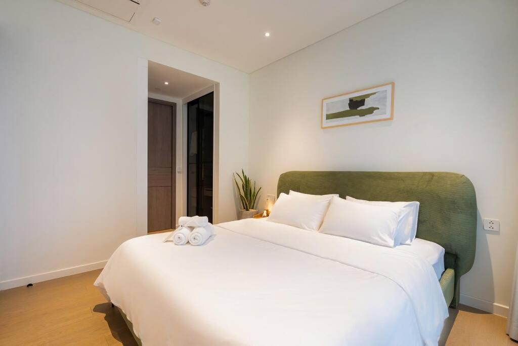 Opera 1BR The Metropole D2 River view