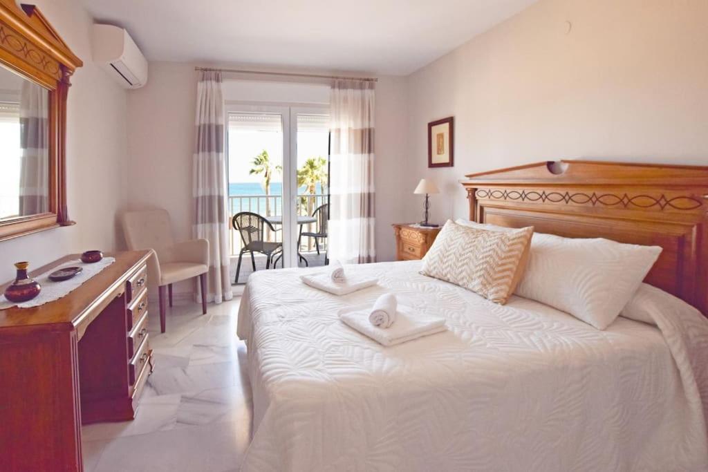 Primera línea con vistas al mar y garaje photo 5