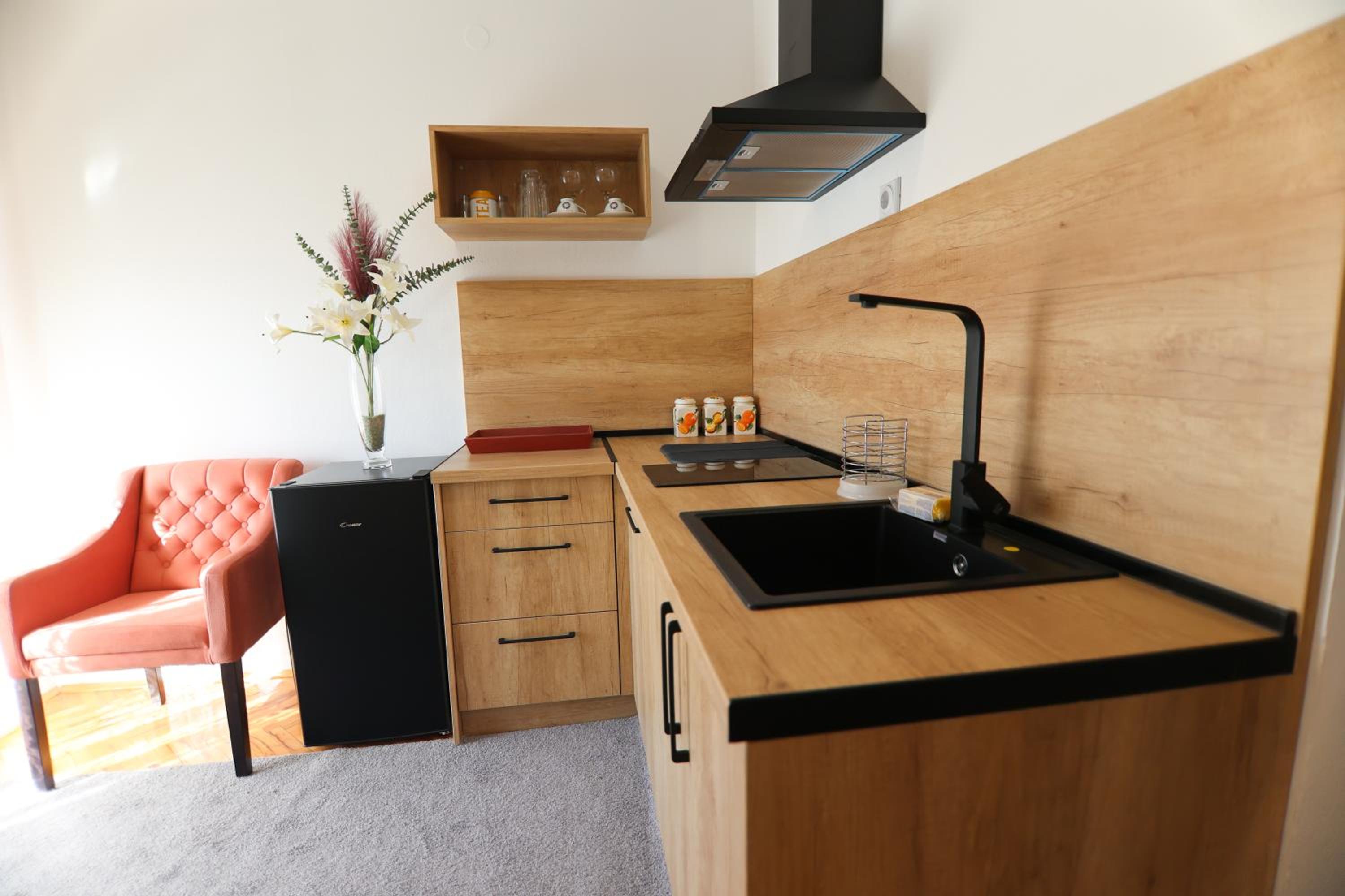 Apartmani Varos & Restaurant