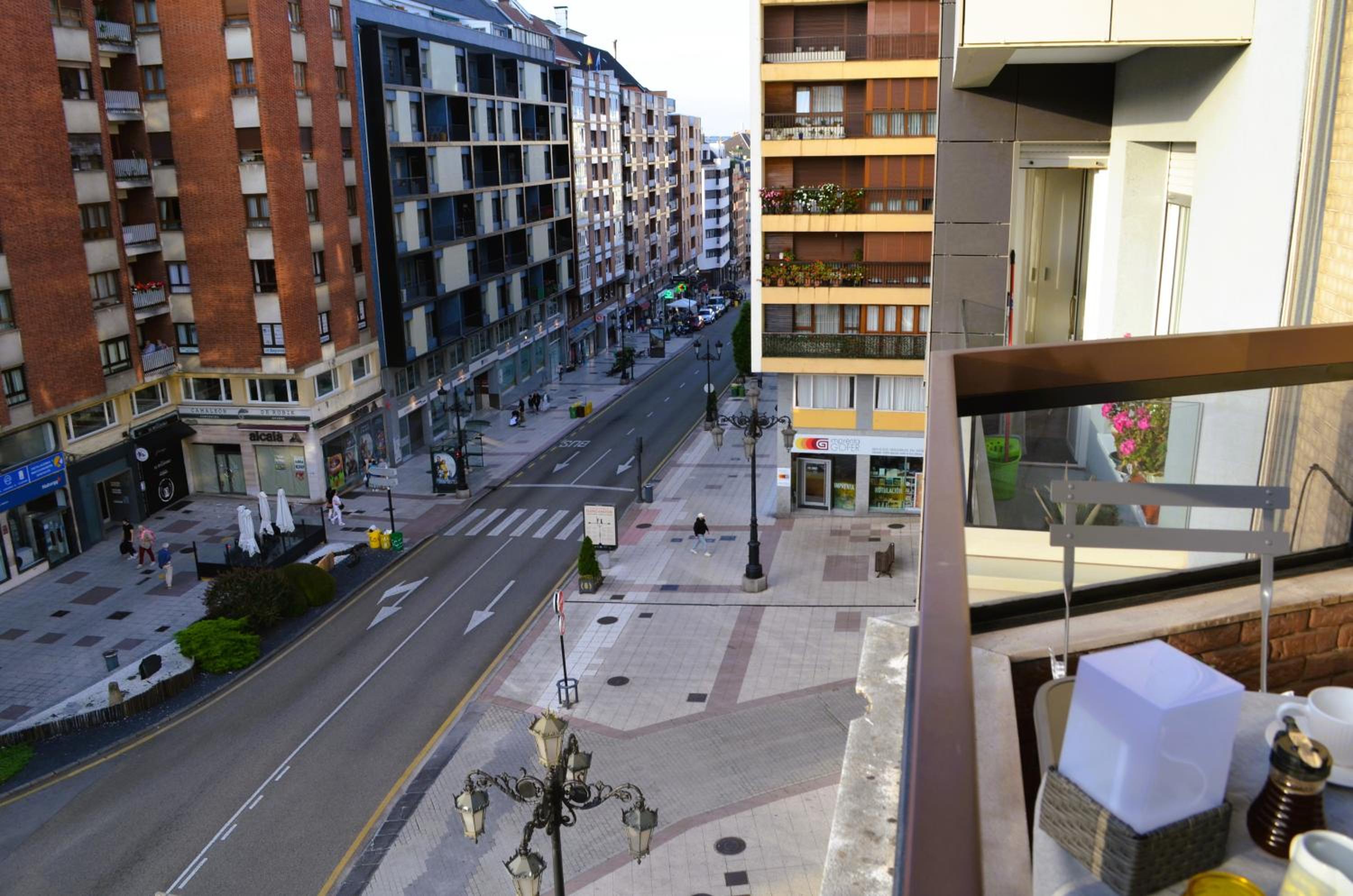 Explora Oviedo a Pie
