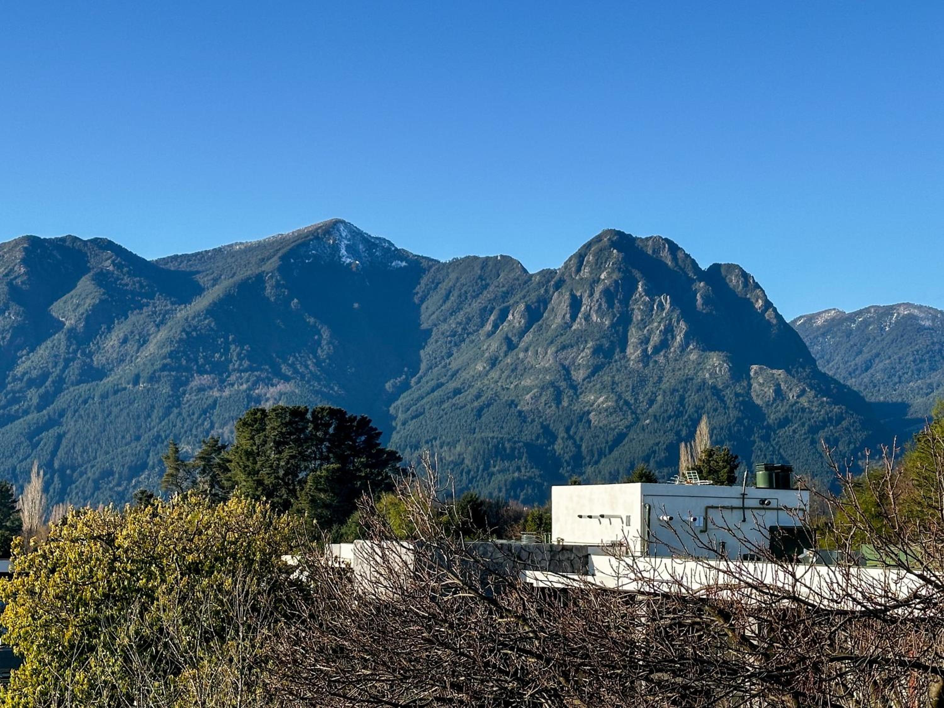 Moderno depto estudio, céntrico, piscina, estacionamiento