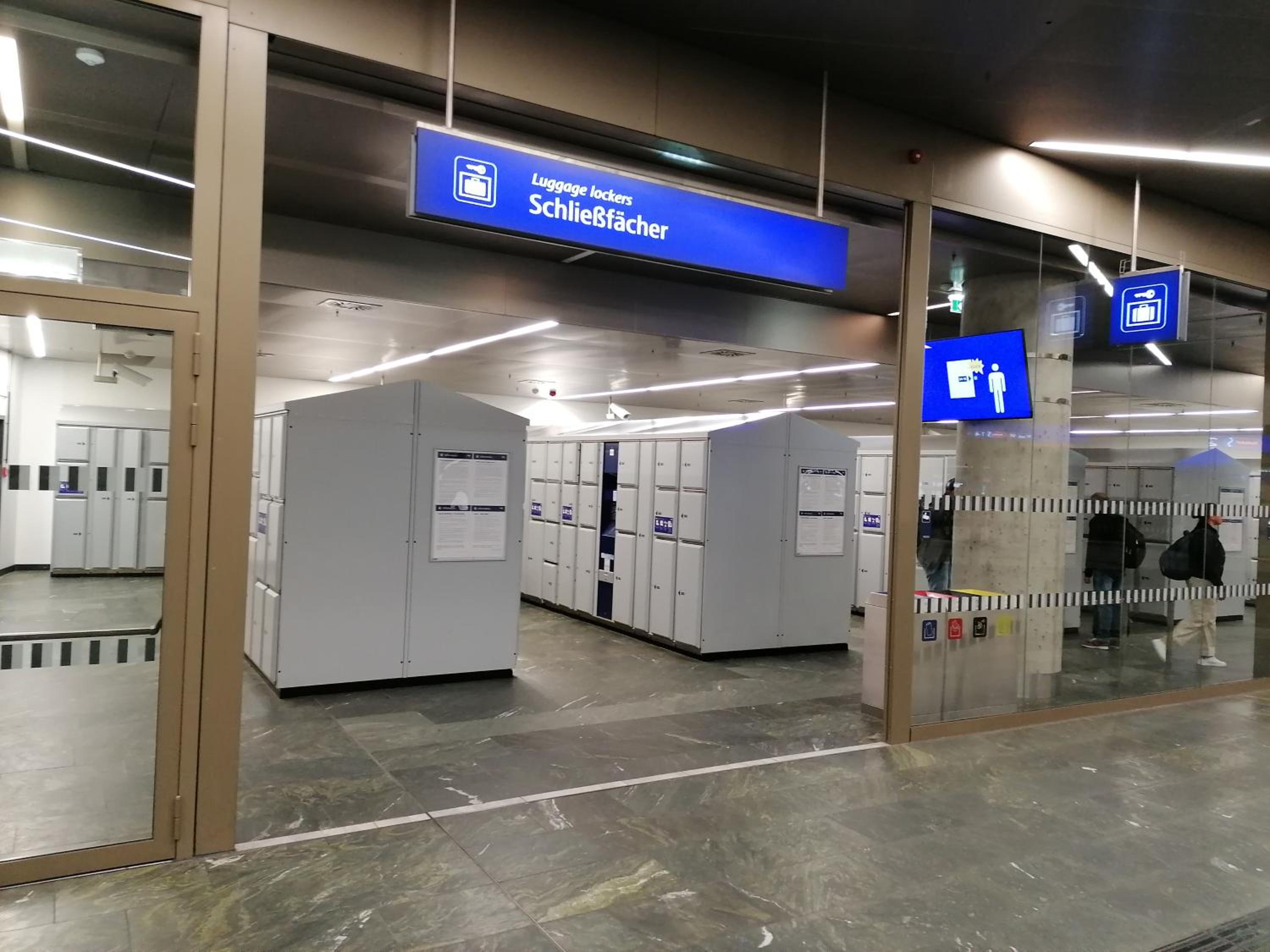 FAVORIT-ROOMS , direkt Metro connection U1 to Centralstation , City-Center and Airport