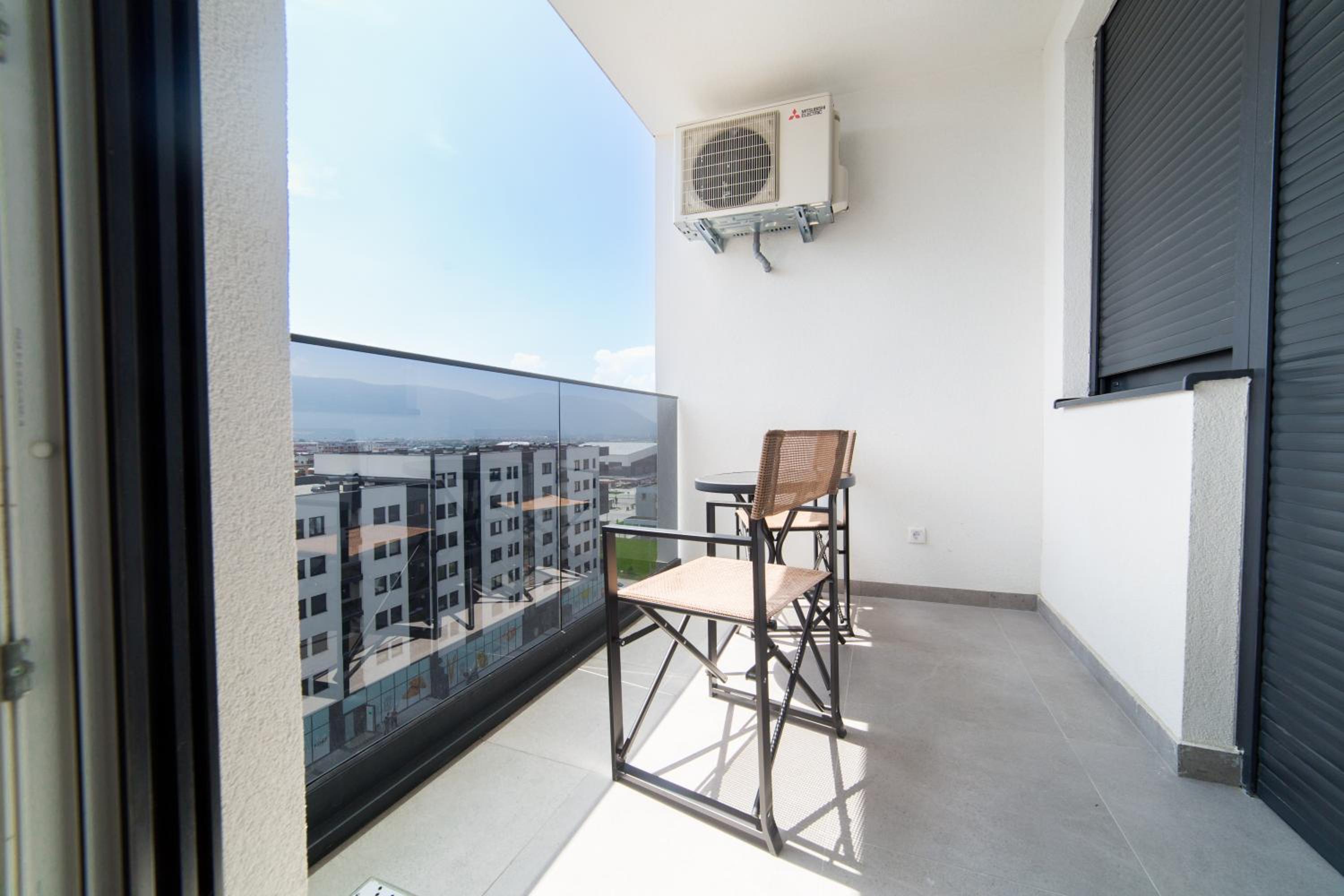 White lux apartment & parking