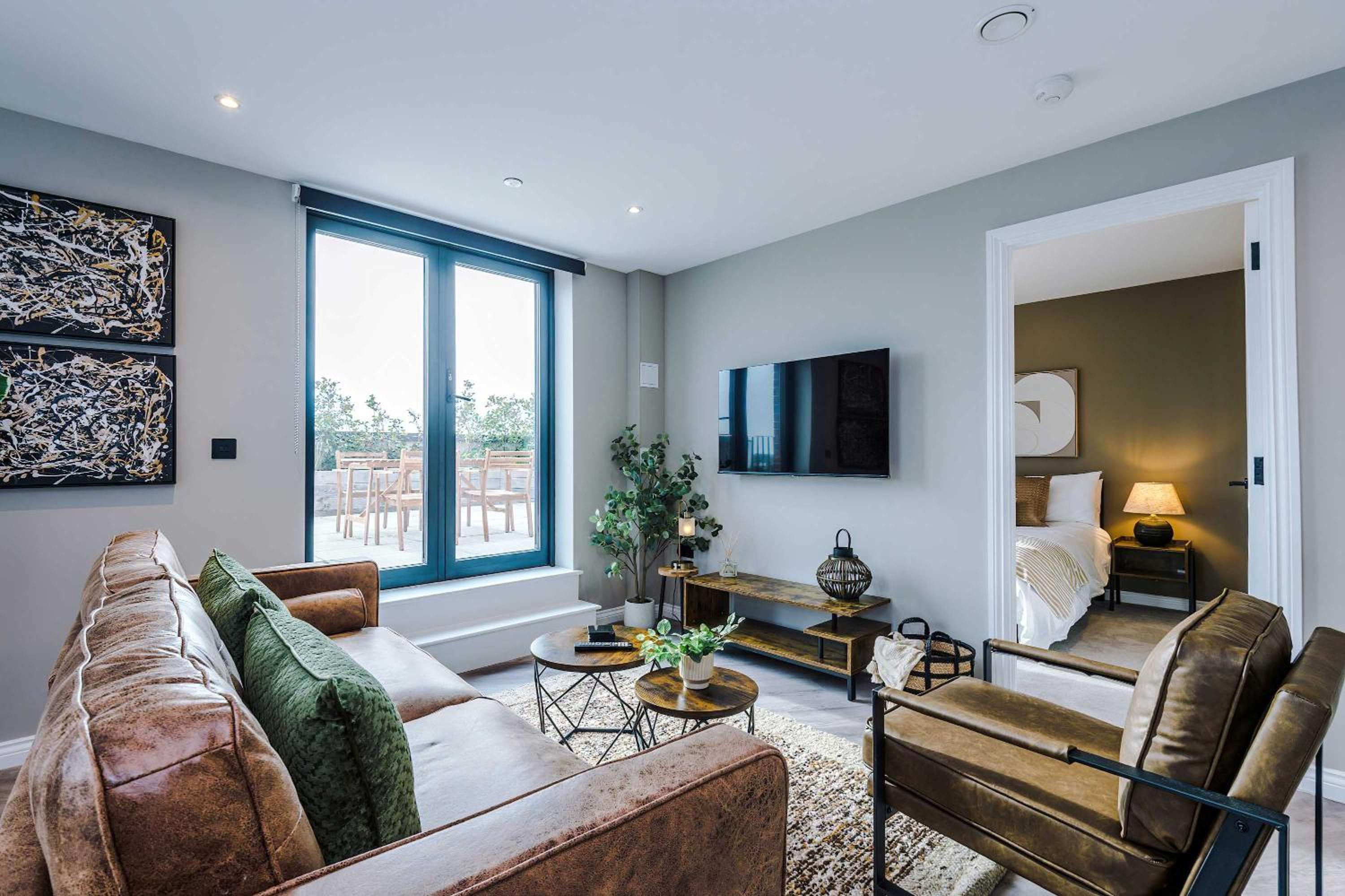 Leeds City Centre 2 Bed Apartment - Large Roof Terrace view 5