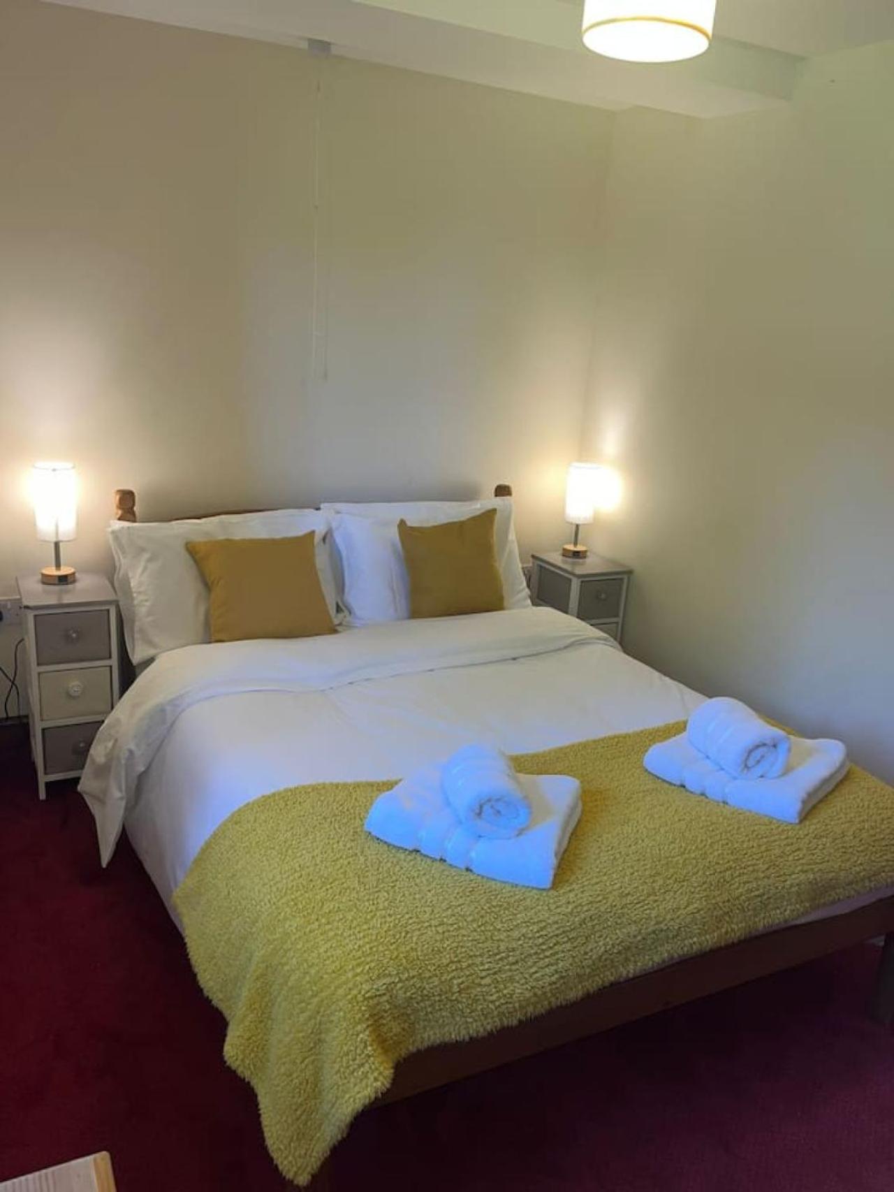 Dog friendly 2 bed cottage close to the river Thurne view 5