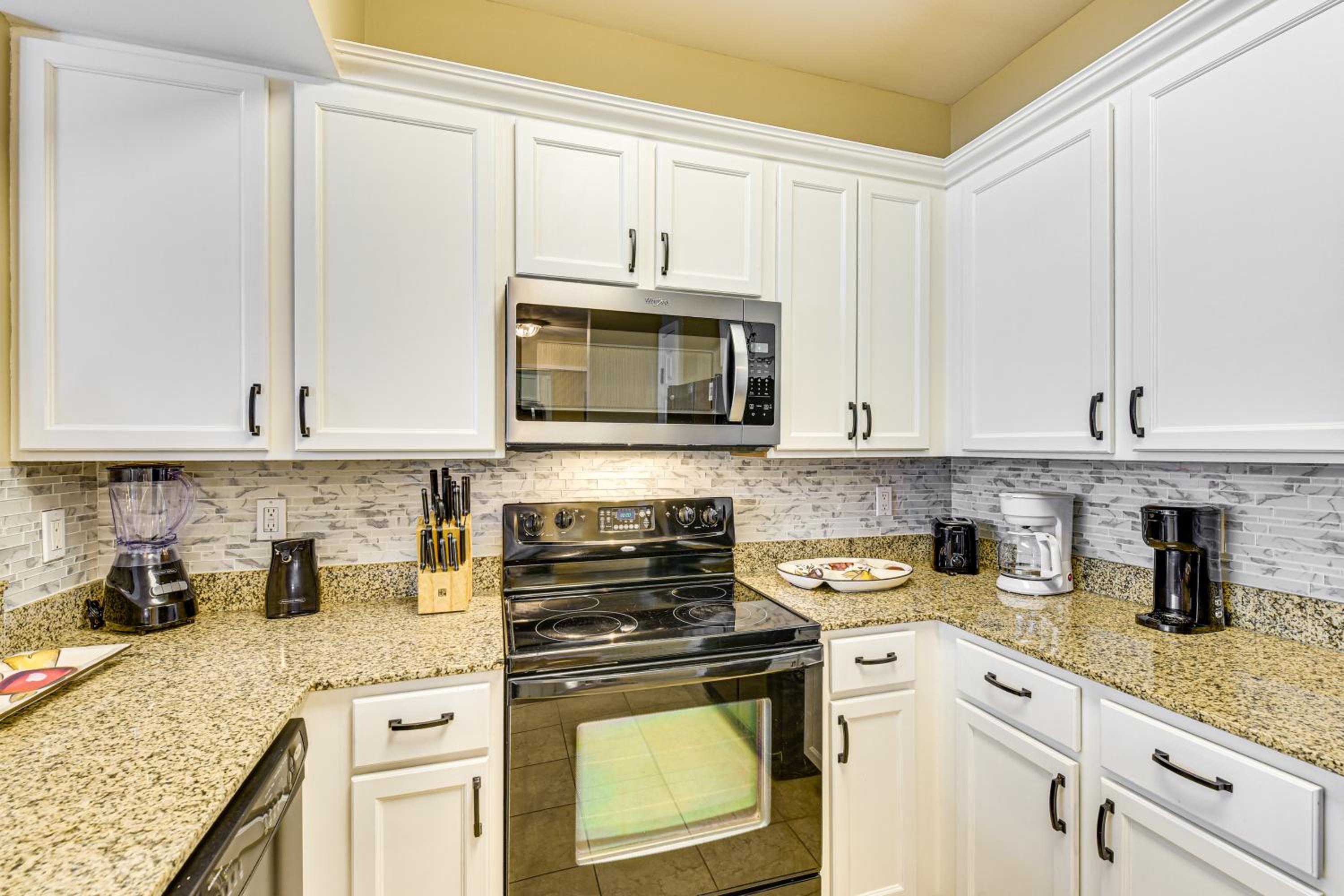 Walk to Beaches: Resort Condo in Destin! view 4