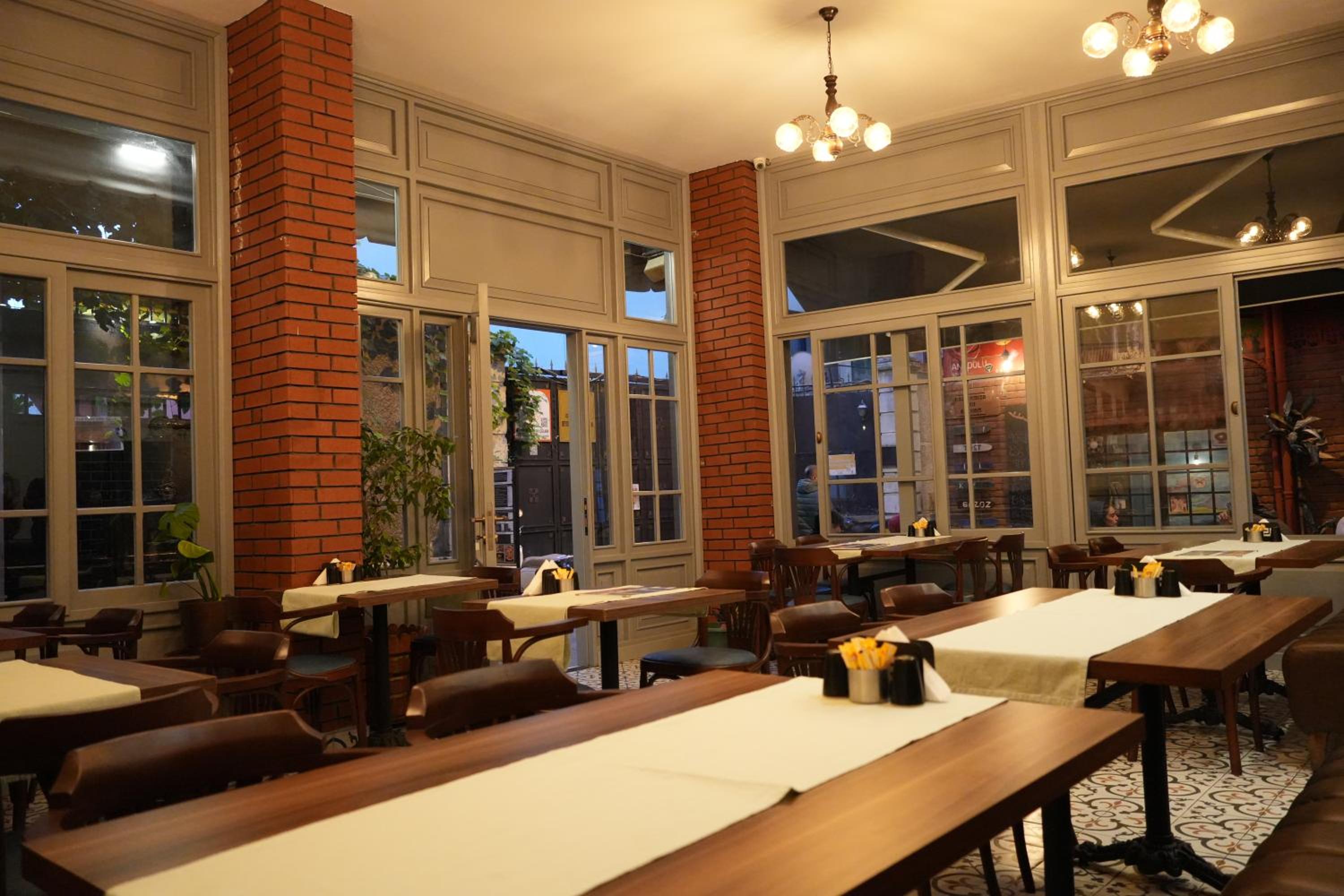 madame roza - Image 9