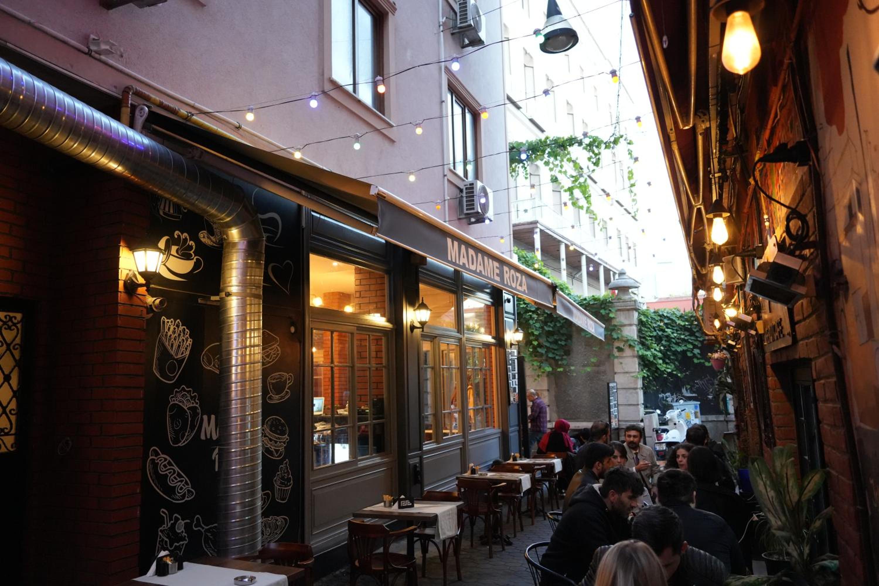 madame roza - Image 10