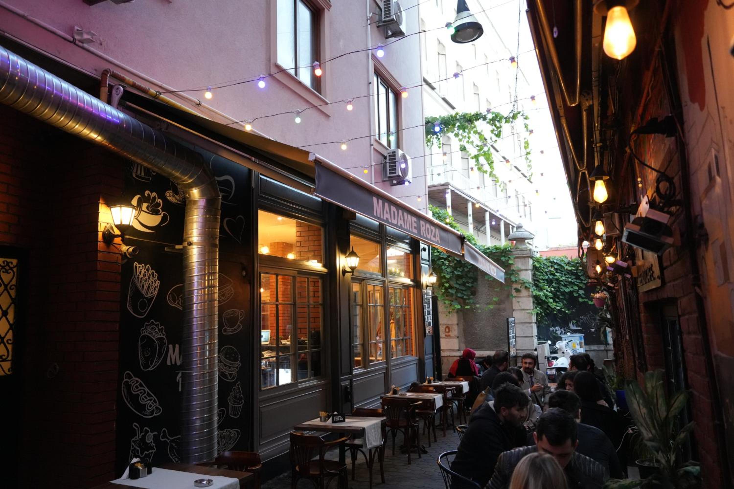 madame roza - Image 14