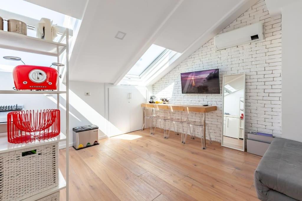 City Life Modern Design Apartment 10 mt da M Lilla