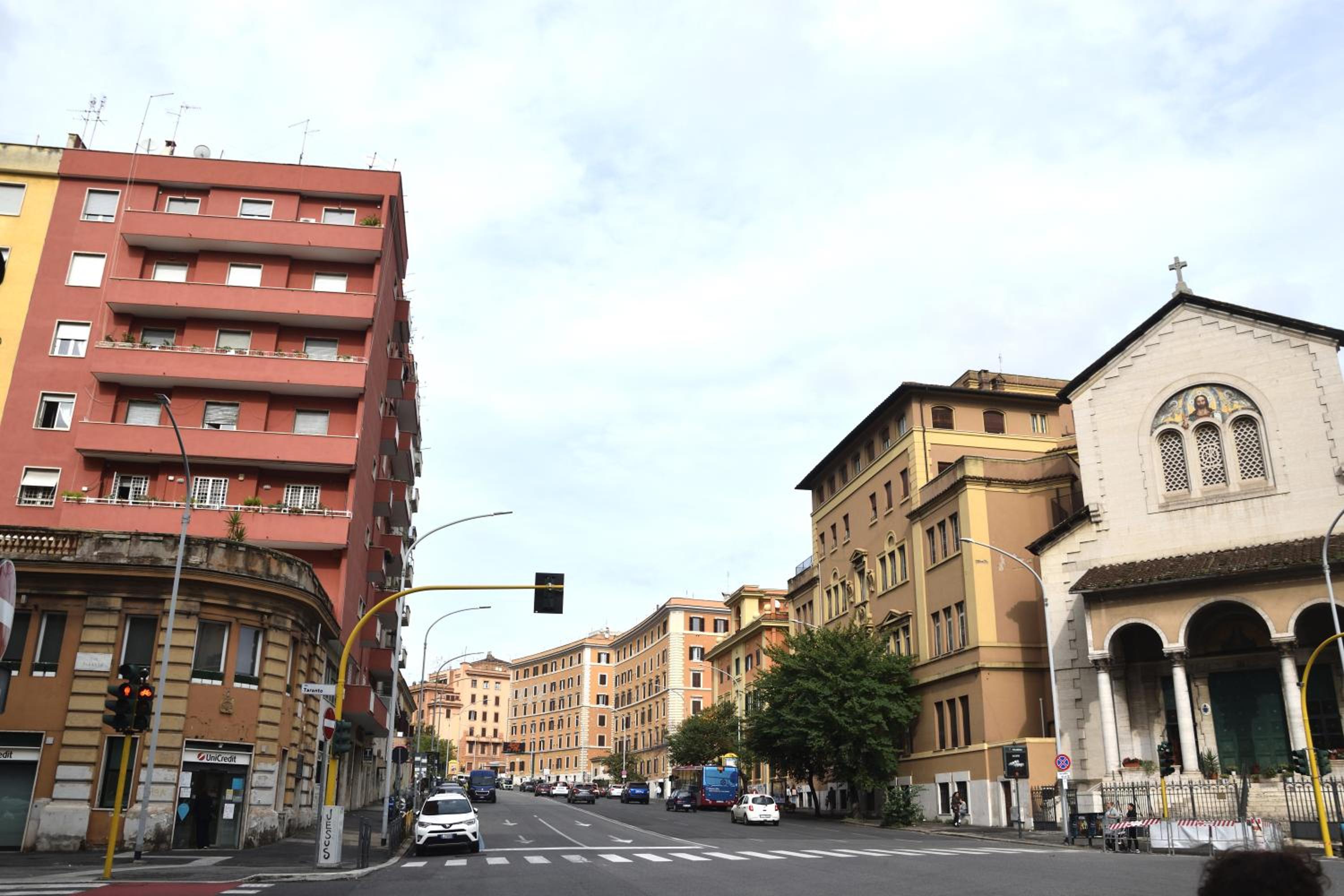 Aura Home Grazioso Appartamento a Pochi Passi dalla Metro A e C