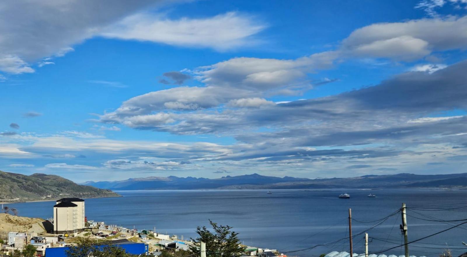 Dpto amplio con vista a la bahía