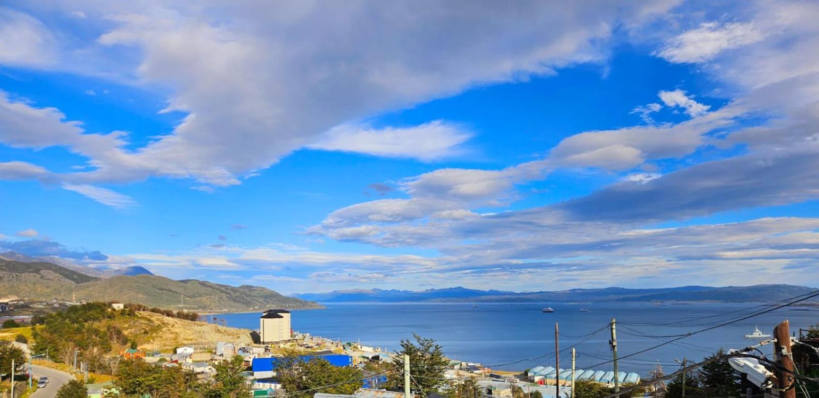 Dpto amplio con vista a la bahía
