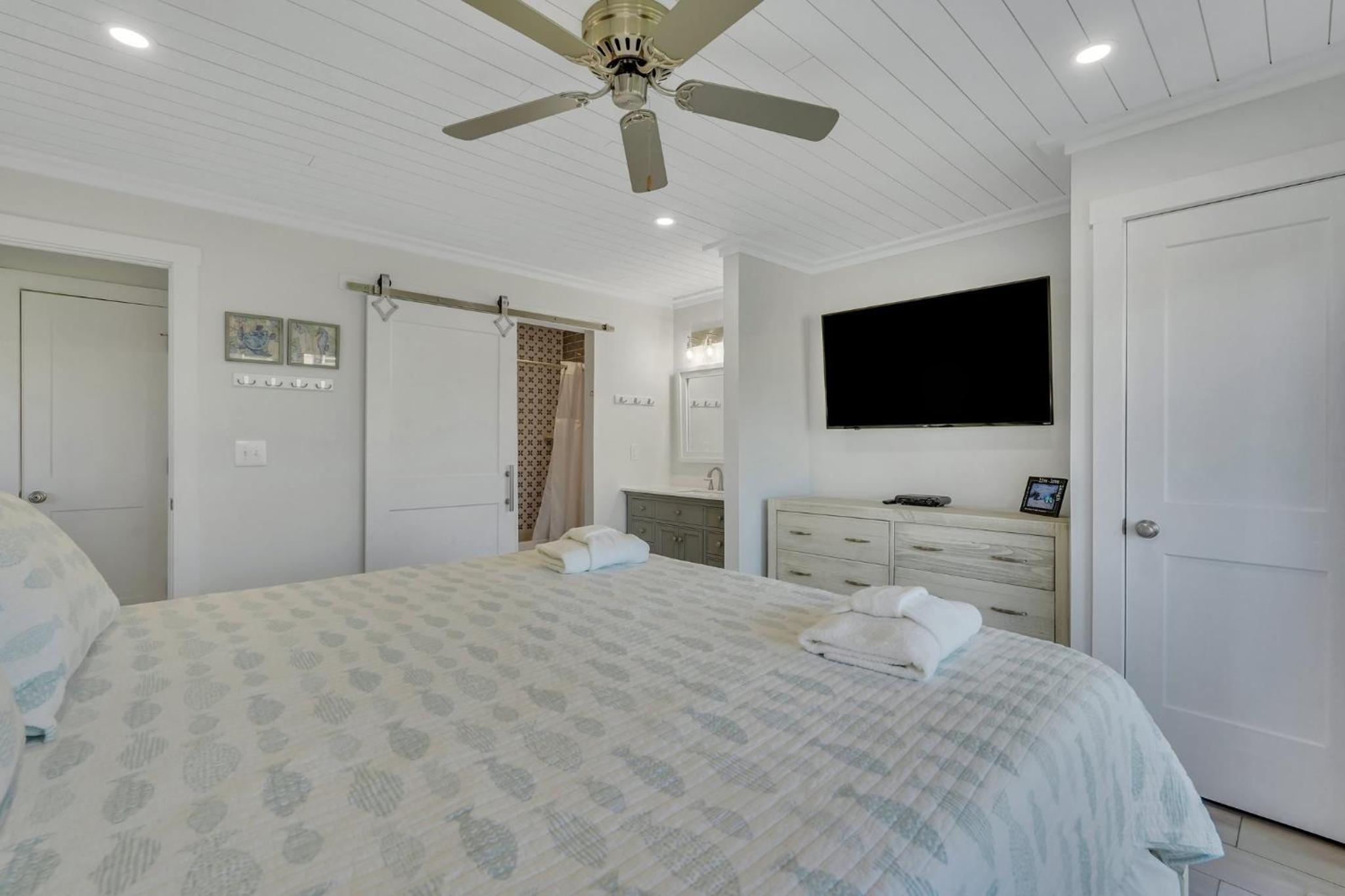 New listing - Condo on Harbor Island