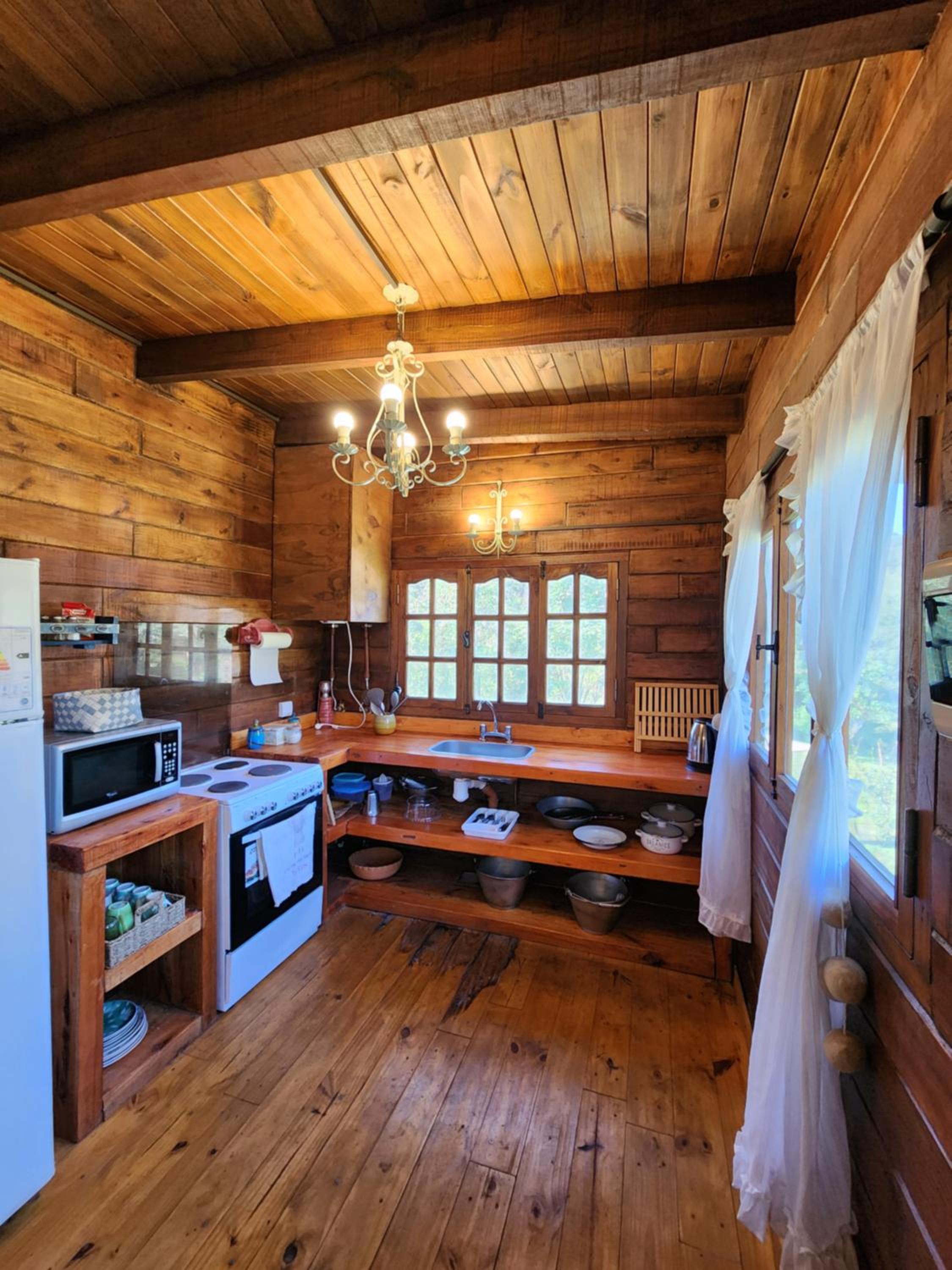 Cabaña Sigel en el rio, RUNA YAKU