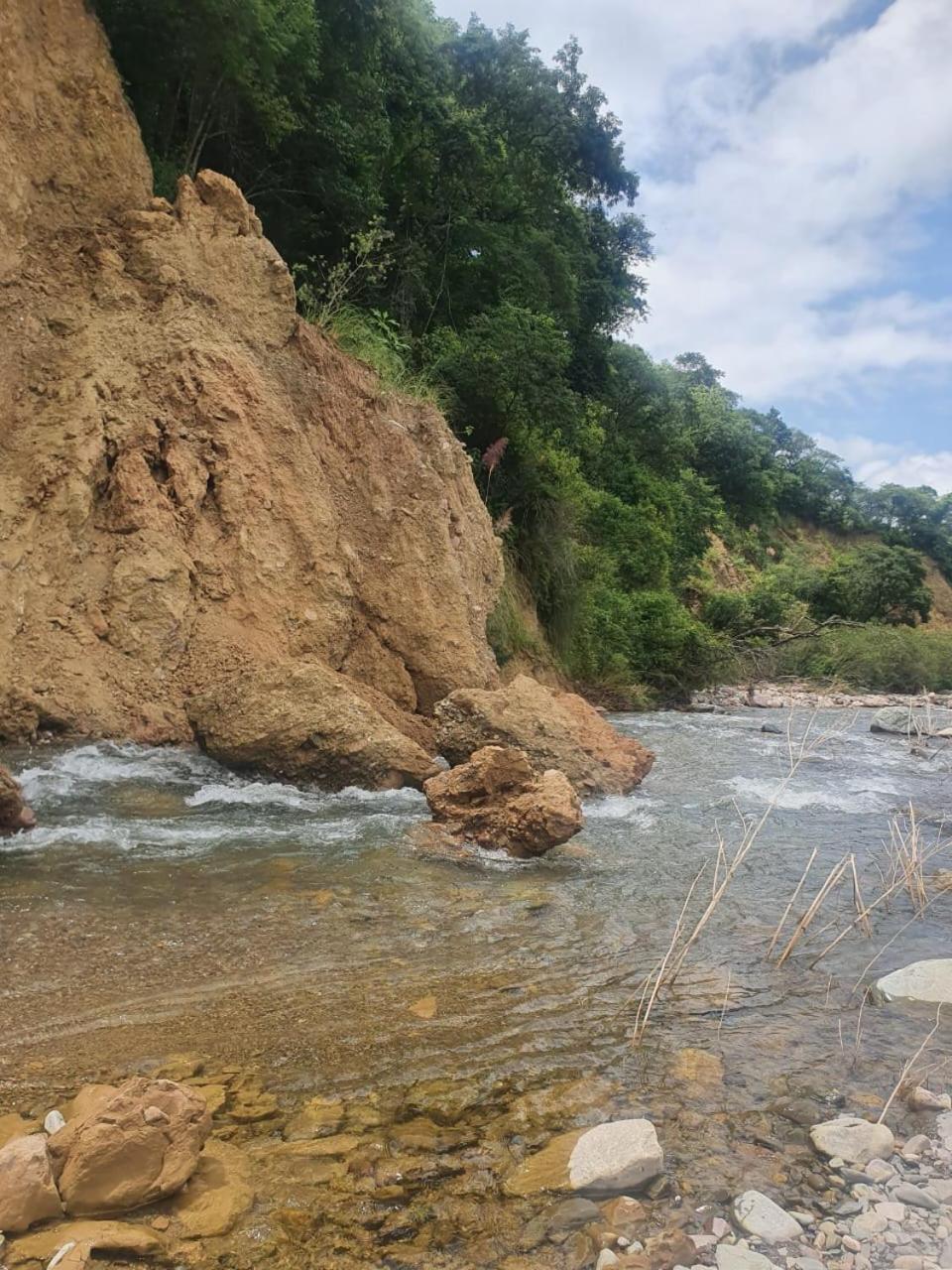 Cabaña Sigel en el rio, RUNA YAKU