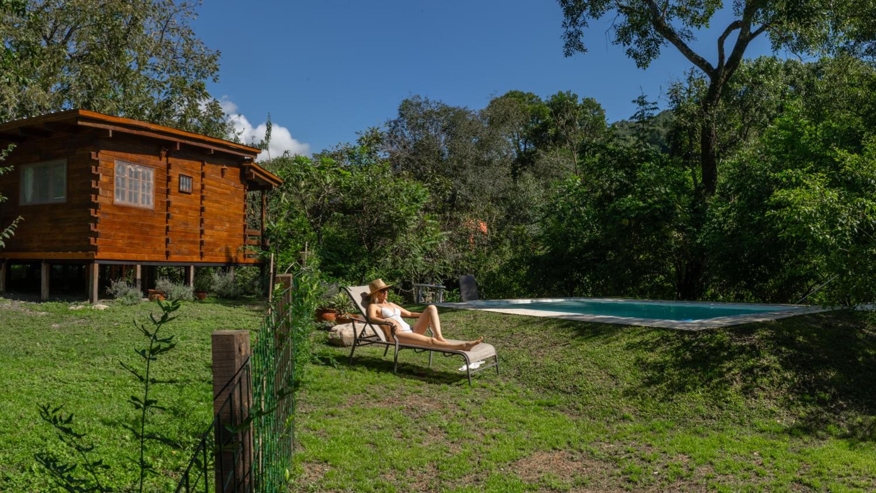 Cabaña Sigel en el rio, RUNA YAKU
