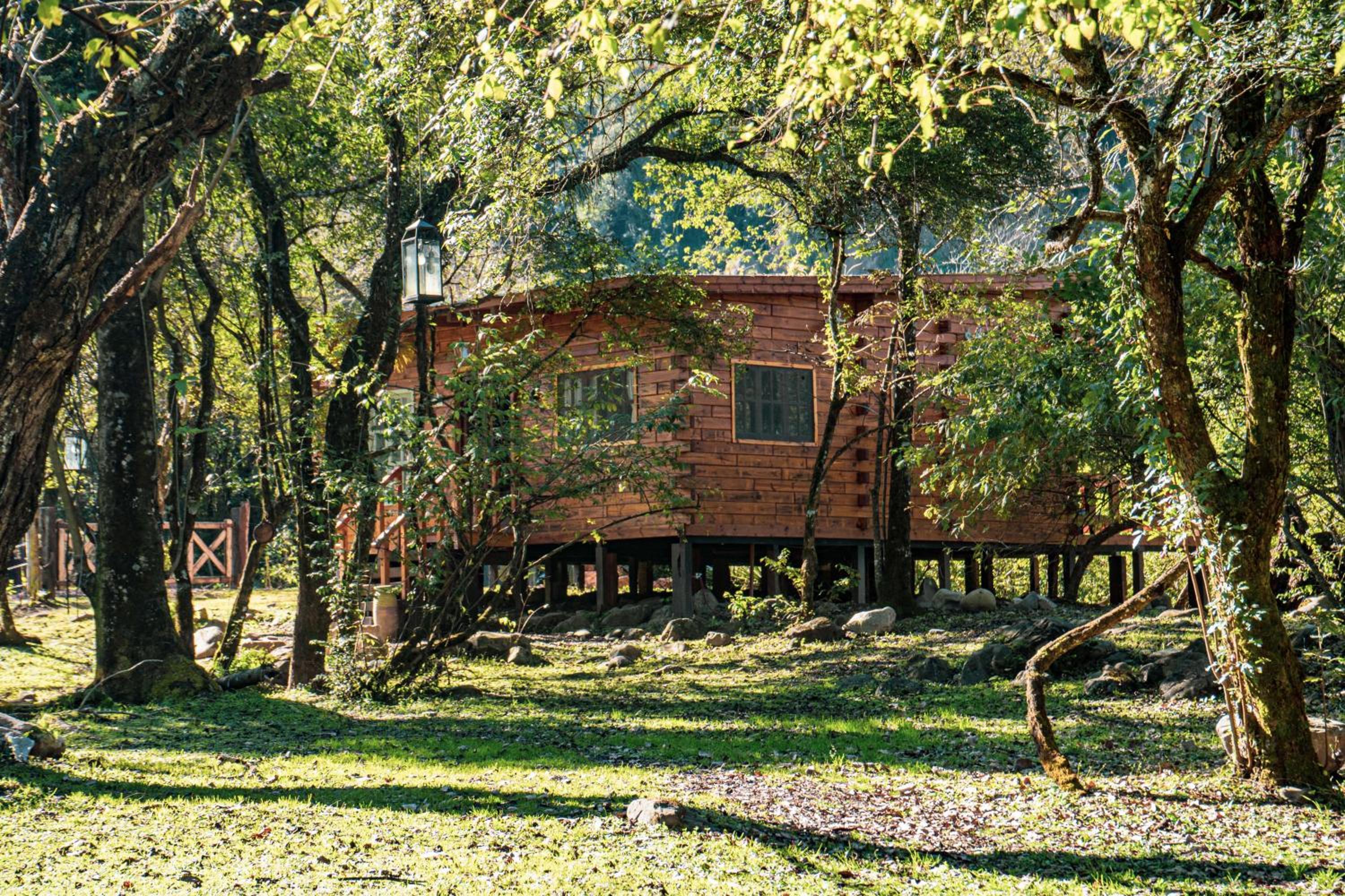 Cabaña Sigel en el rio, RUNA YAKU