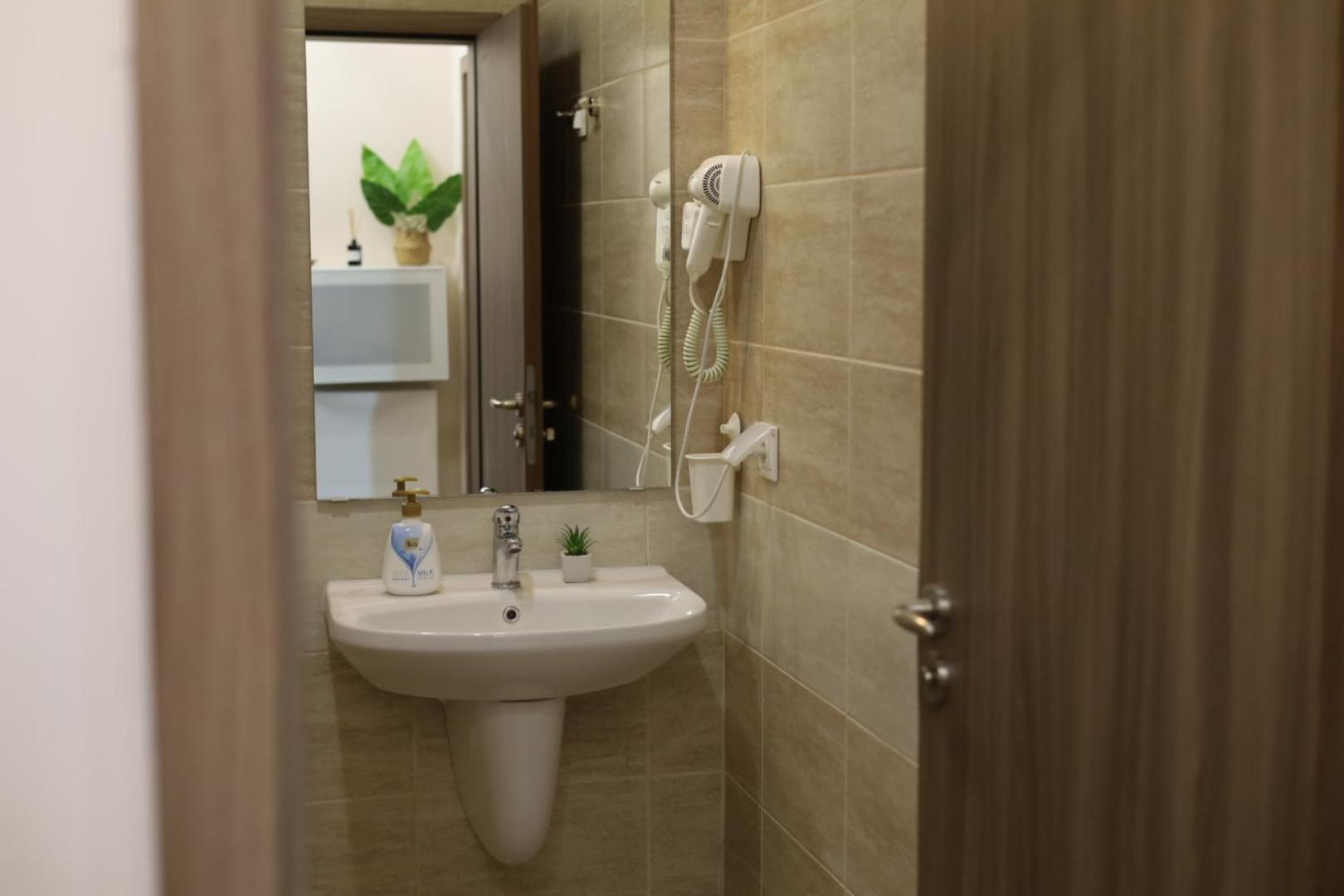 Burgas Residence 504 l Indoor Parking l Breakfast & SPA available