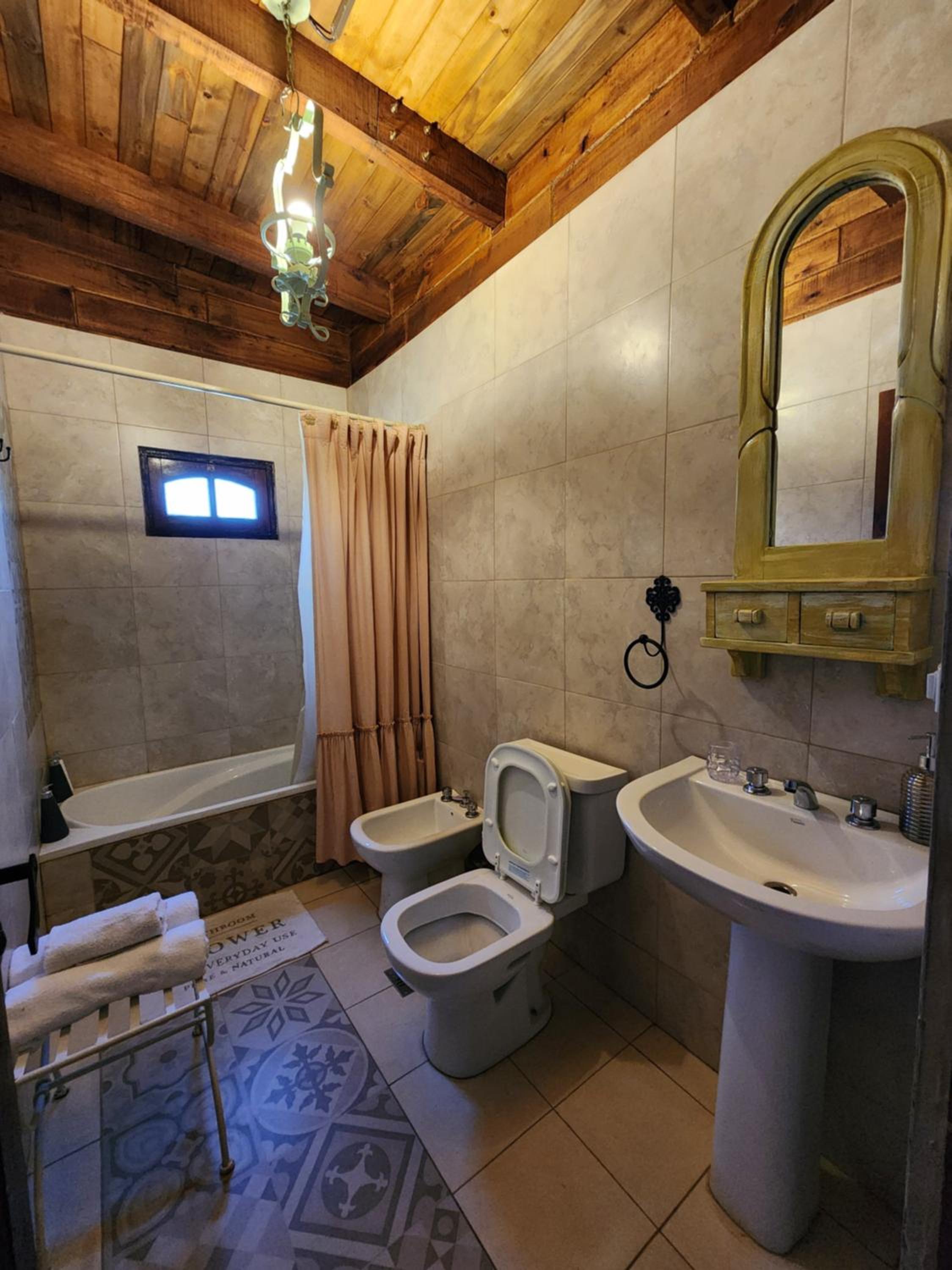 Cabaña Sigel en el rio, RUNA YAKU