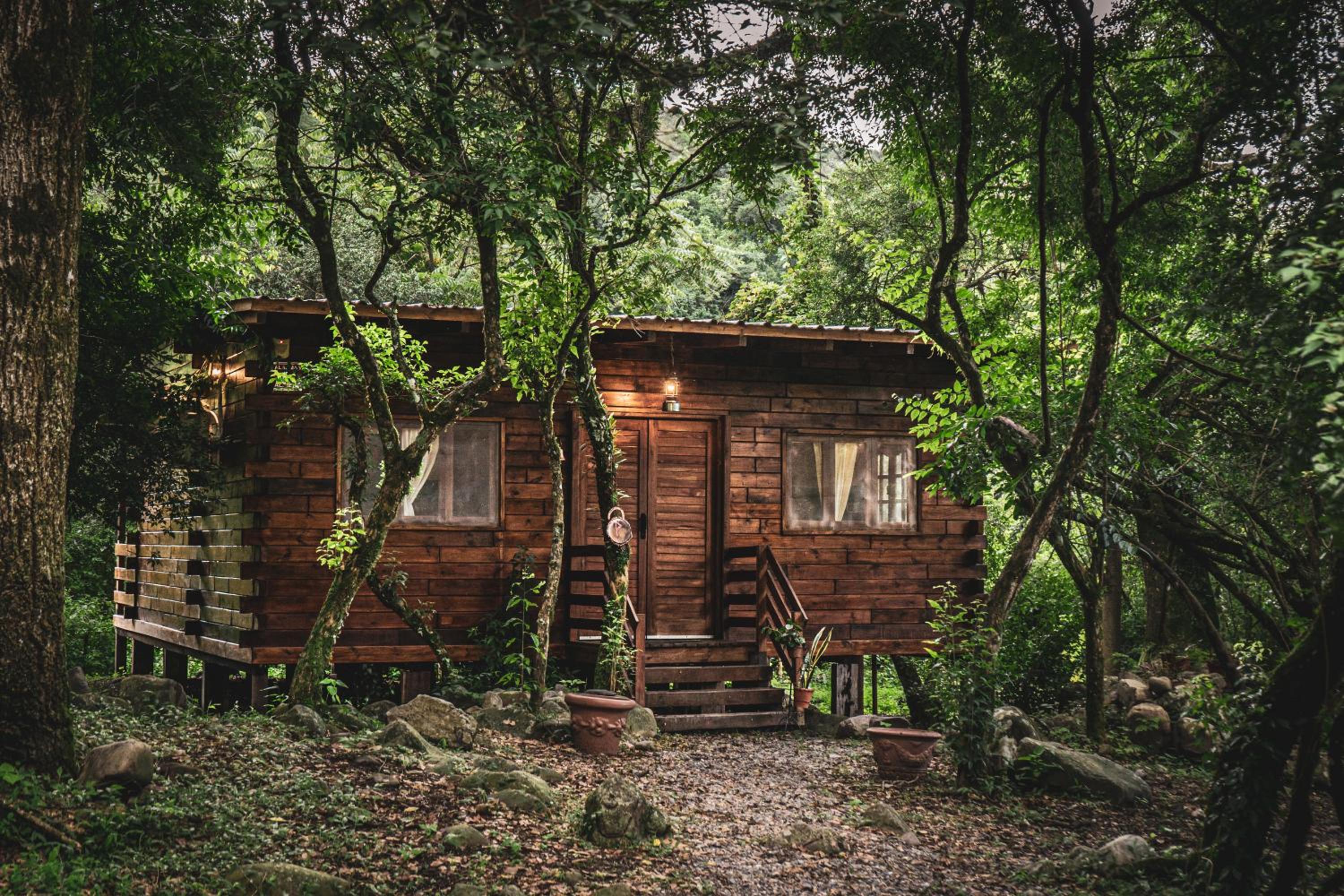 Cabaña Sigel en el rio, RUNA YAKU