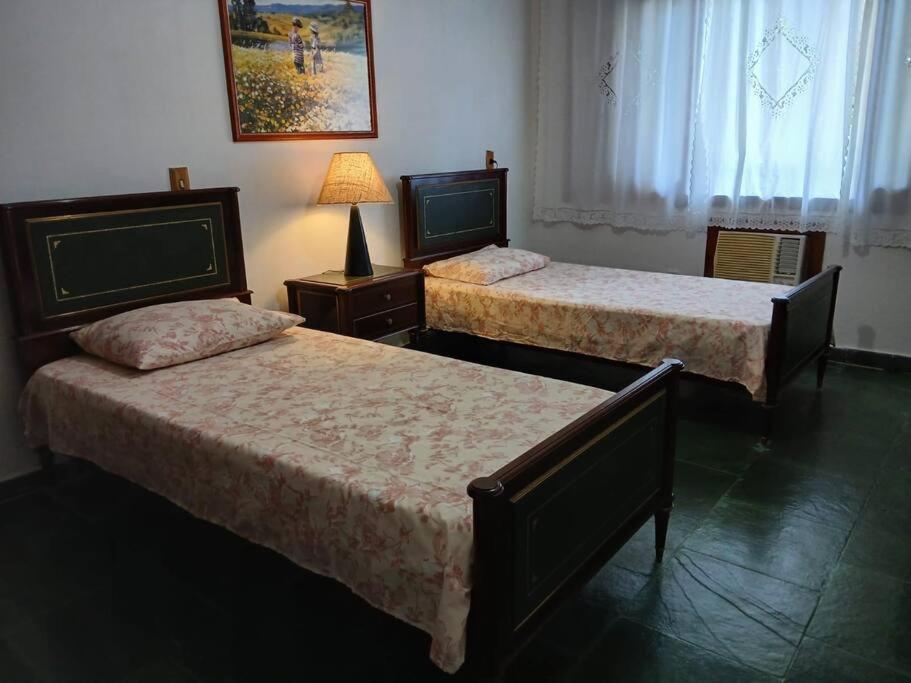 Casa de alto padrão em condomínio fechado