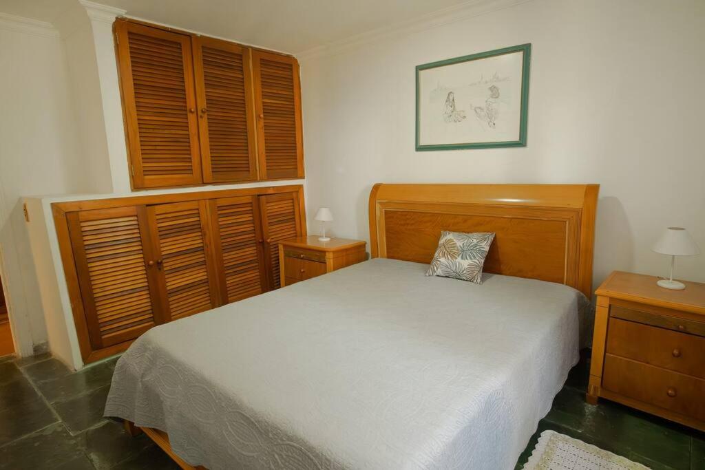 Casa de alto padrão em condomínio fechado