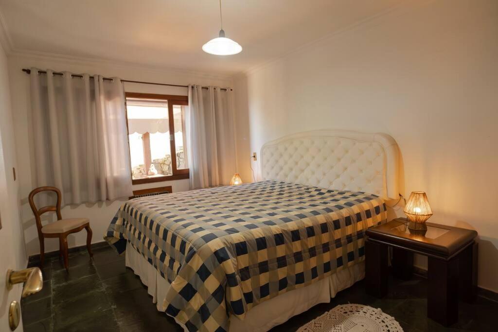 Casa de alto padrão em condomínio fechado