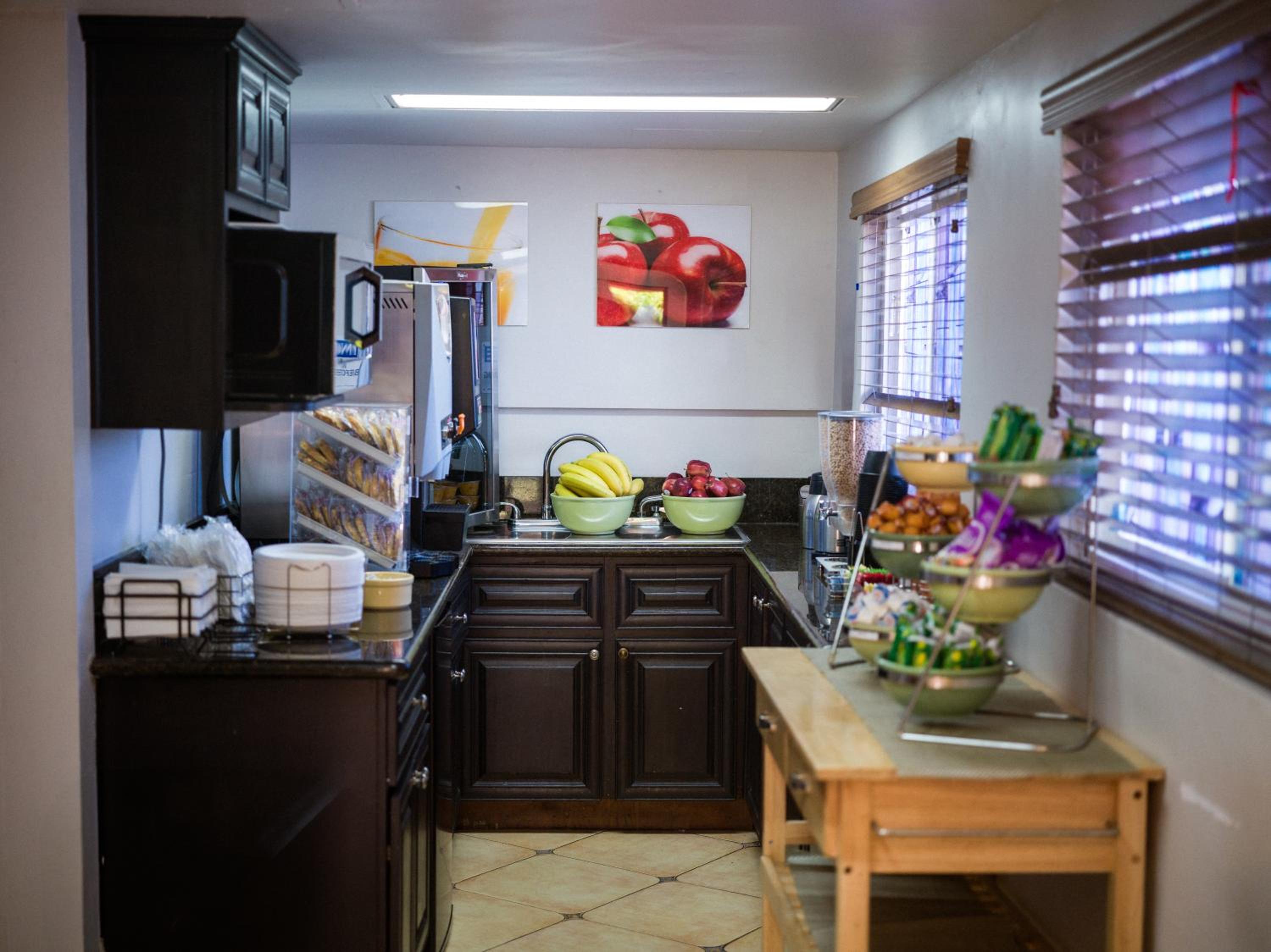 Burbank Vacations - Quality Inn Burbank Airport - Property Image 52