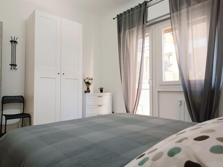 Casa Clementina en Rome — hotel room