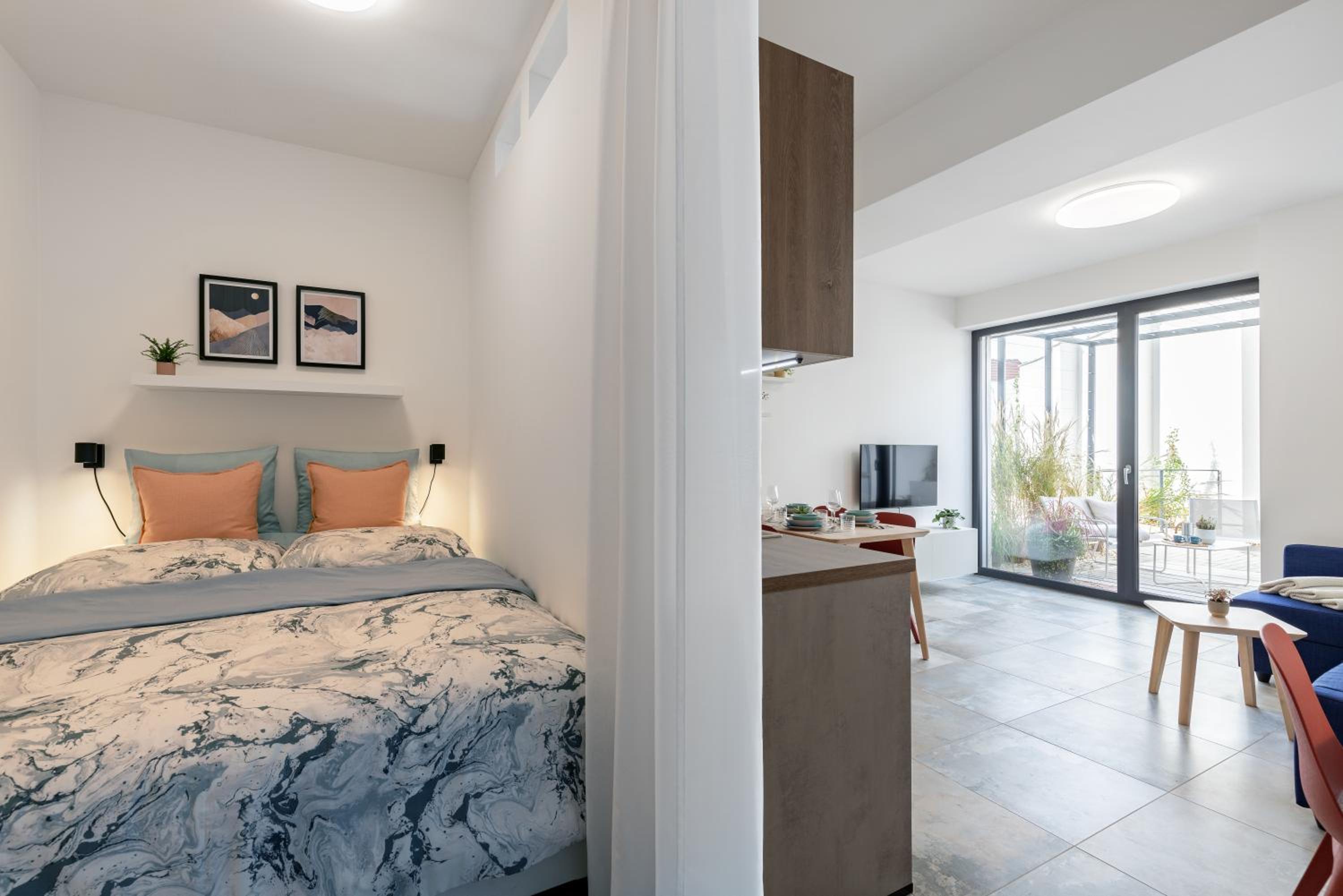 Fully equipped Apartments with Terraces, Free garage parking, Netflix & AC - by Apartmány Šlapanice cz