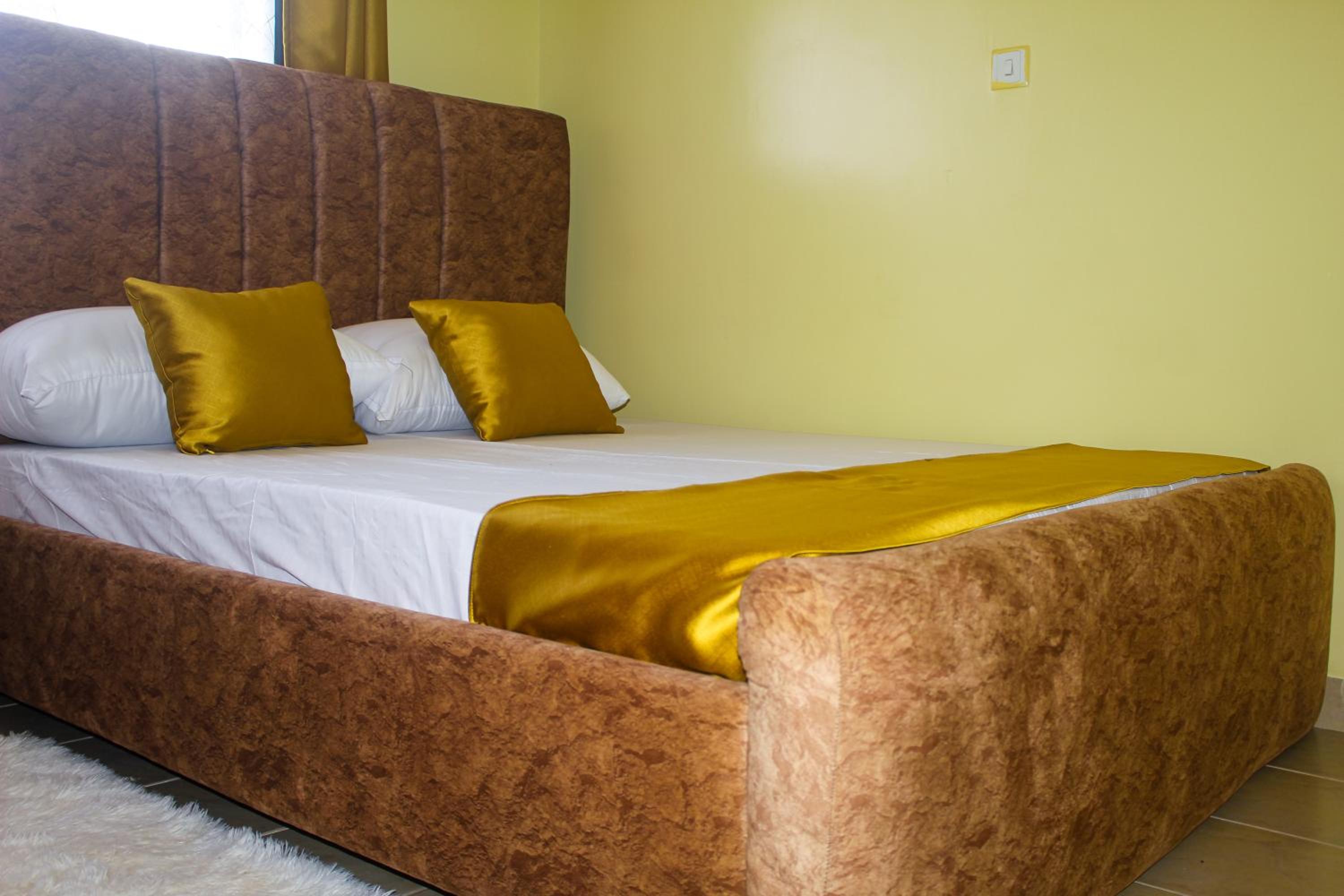 Golden Homestays