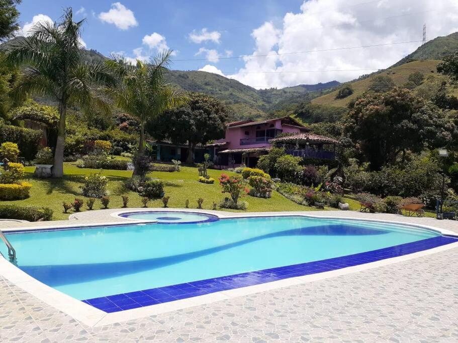 Finca en Barbosa con vista increíble