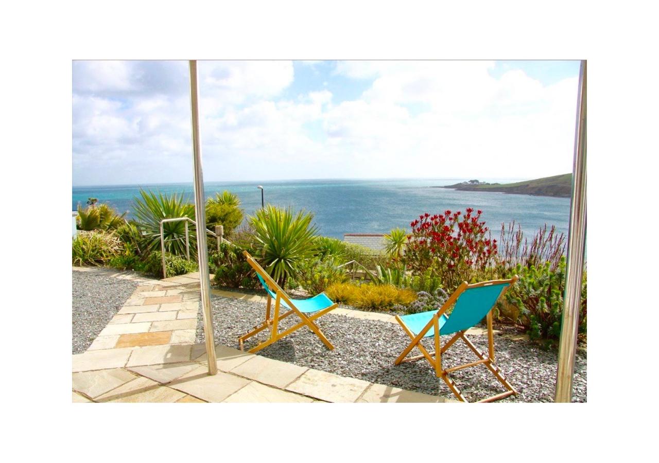 Ocean View, 5 bedrooms sleeps 10, stunning views, parking x4