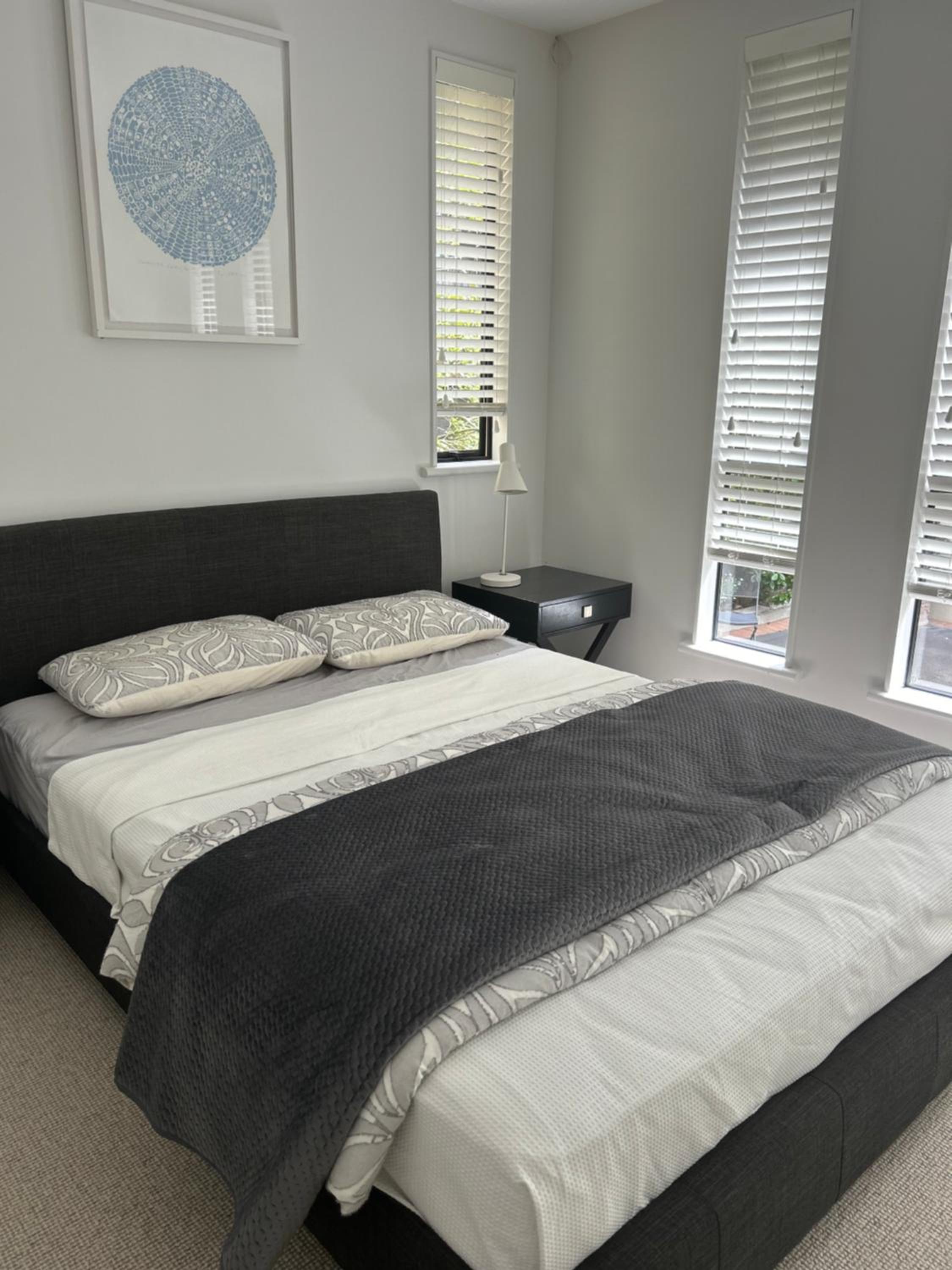 newmarket fully furnished 2 bedrooms view 4