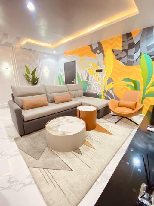 Lekki Fly, Luxurious 1Bedroom Lekki Phase1 view 2