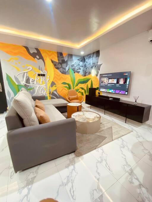 Lekki Fly, Luxurious 1Bedroom Lekki Phase1 view 5