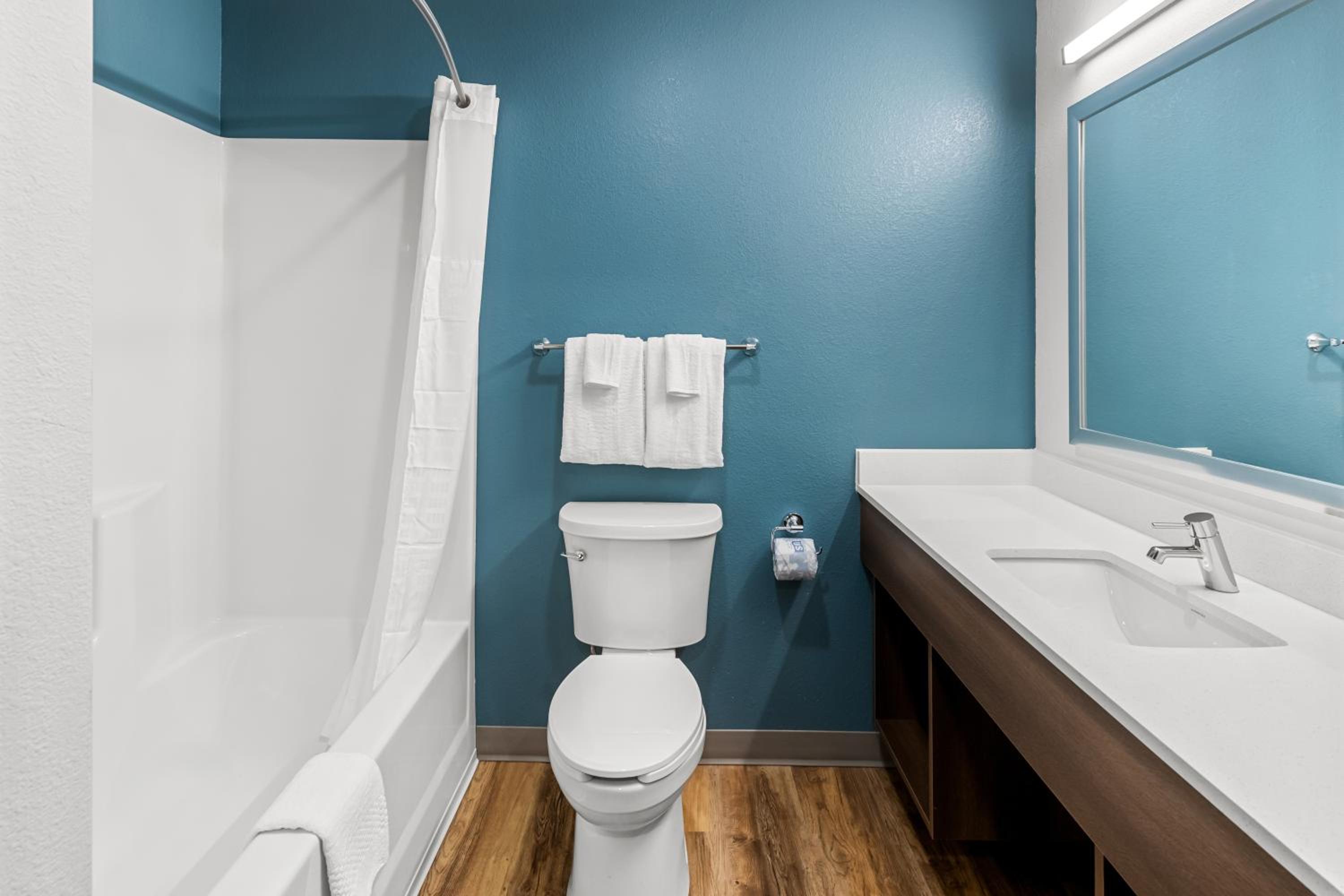 Kansas City Vacations - WoodSpring Suites Kansas City Airport - Property Image 22