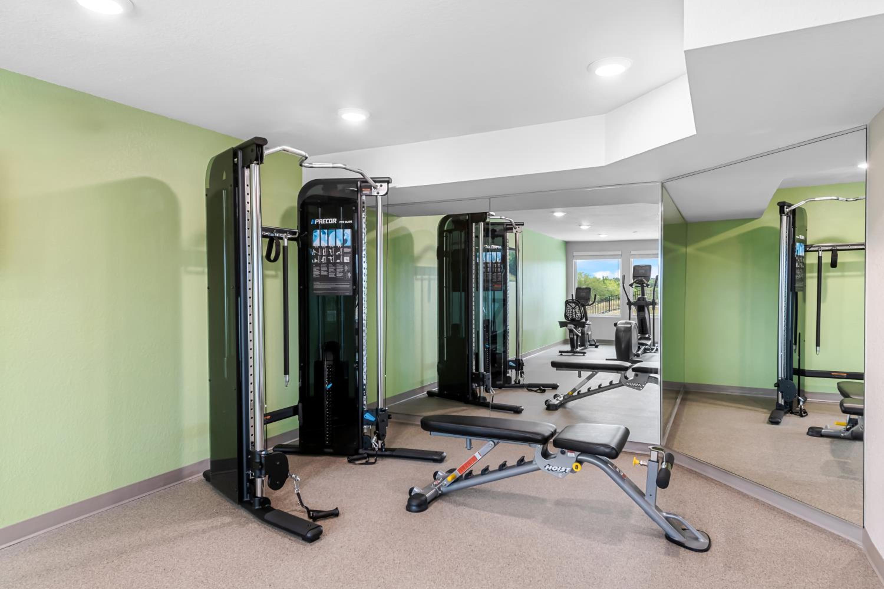 Kansas City Vacations - WoodSpring Suites Kansas City Airport - Property Image 4