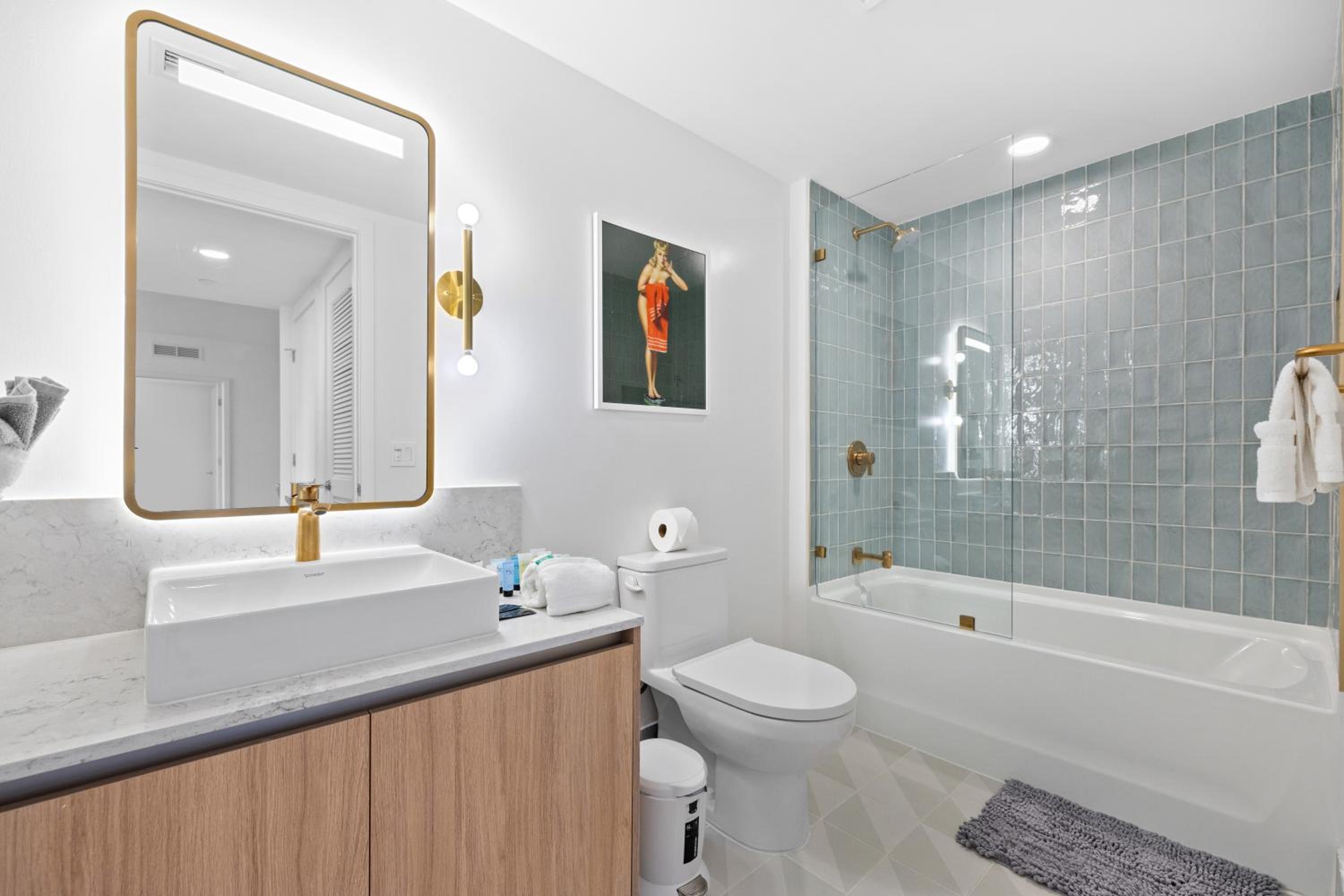 Luxury 45th-Floor Condo with Stunning City Views