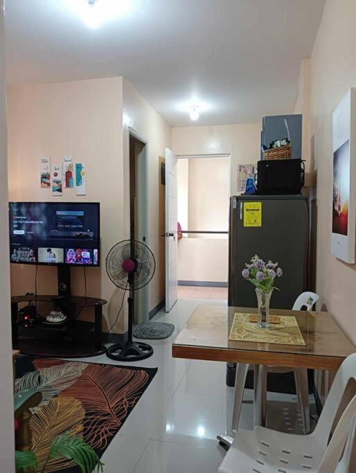 5mins walk to SM with wifi netflix view 3