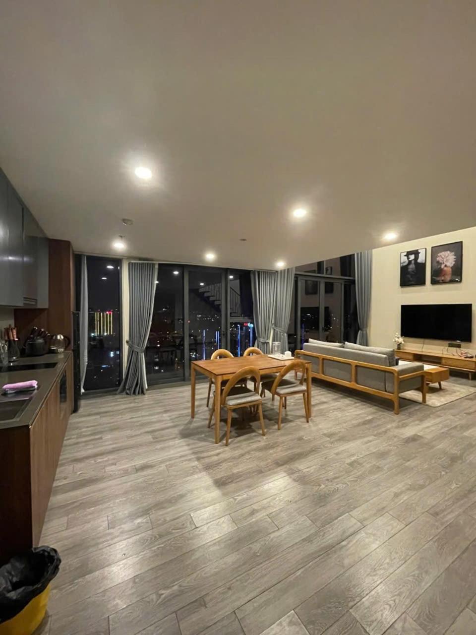 PentStudio WestLake Tay Ho