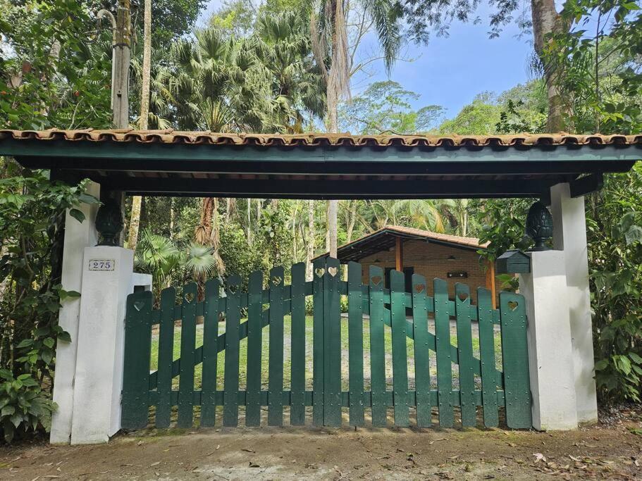Casa com piscina a 500m da Praia Brava - Ubatuba