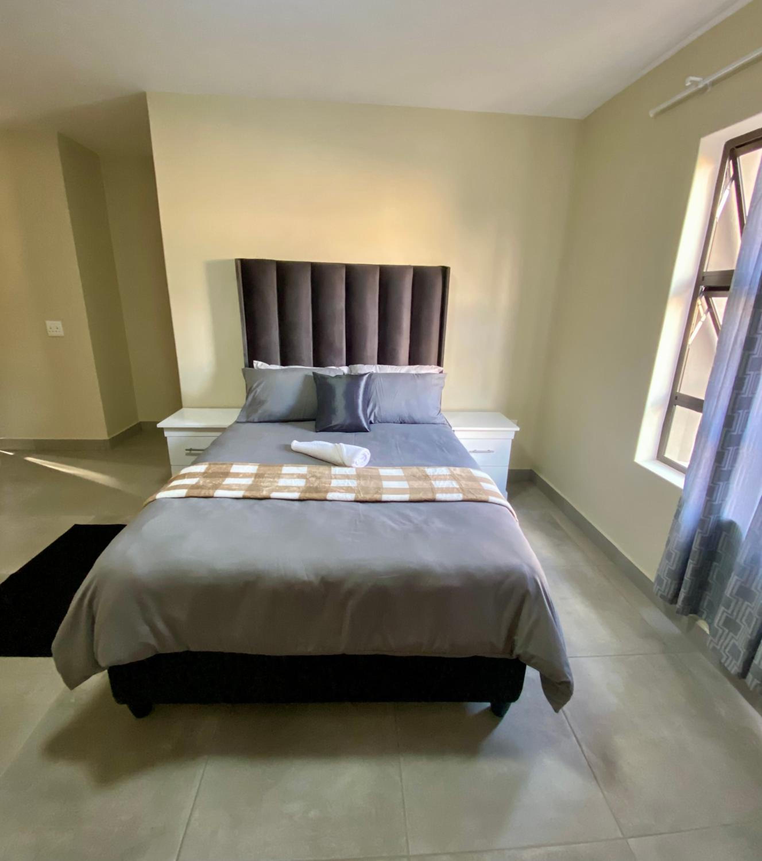 Gnostes Lodge Cosmo view 5