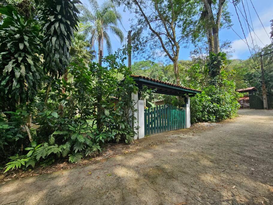 Casa com piscina a 500m da Praia Brava - Ubatuba