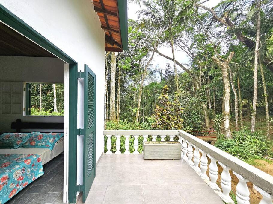 Casa com piscina a 500m da Praia Brava - Ubatuba