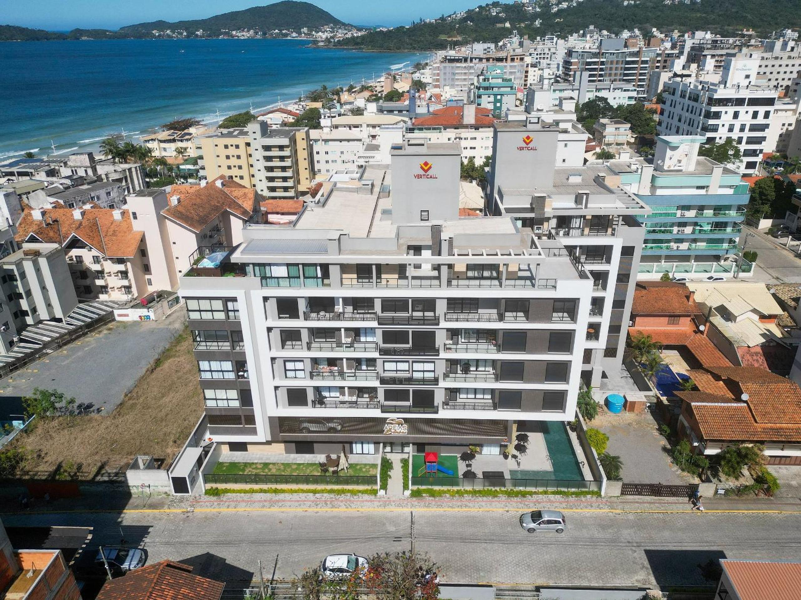 133 - Lindo apartamento na praia de Bombas